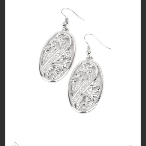 High Tide Terrace Earrings NWT - Picture 2 of 3